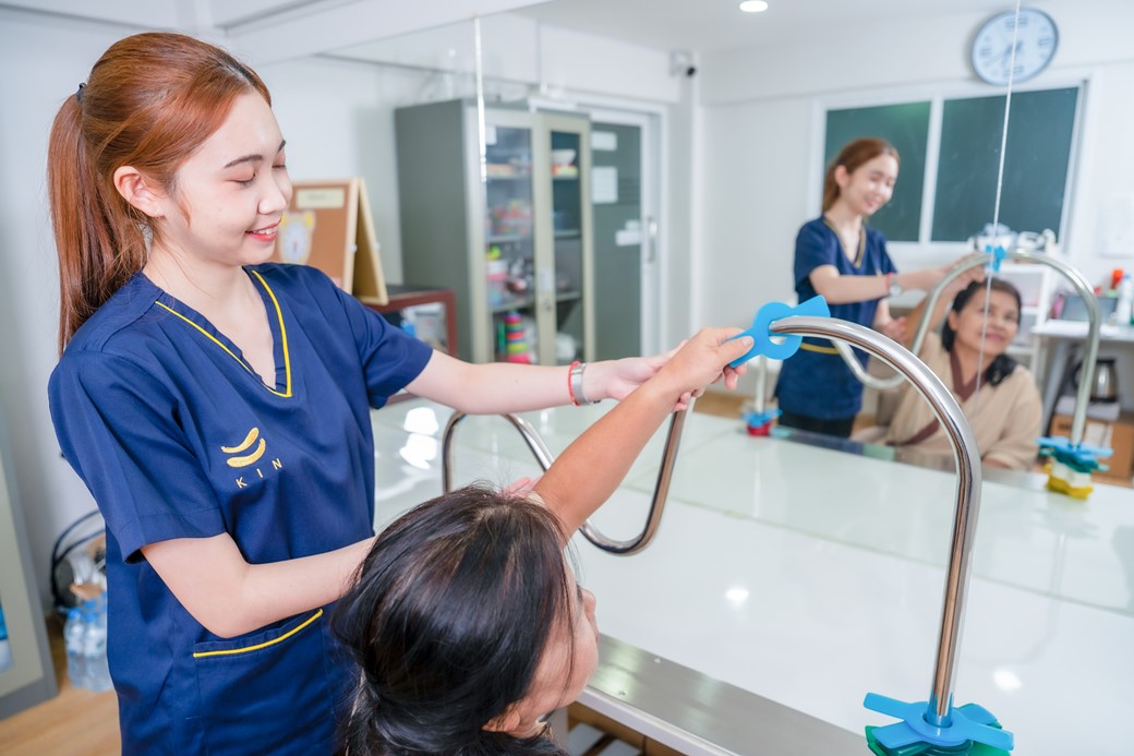 รักษา Office Syndrome ปวดคอ บ่า ไหล่ ที่ KIN Wellness ศูนย์ฟื้นฟูคิน KIN
